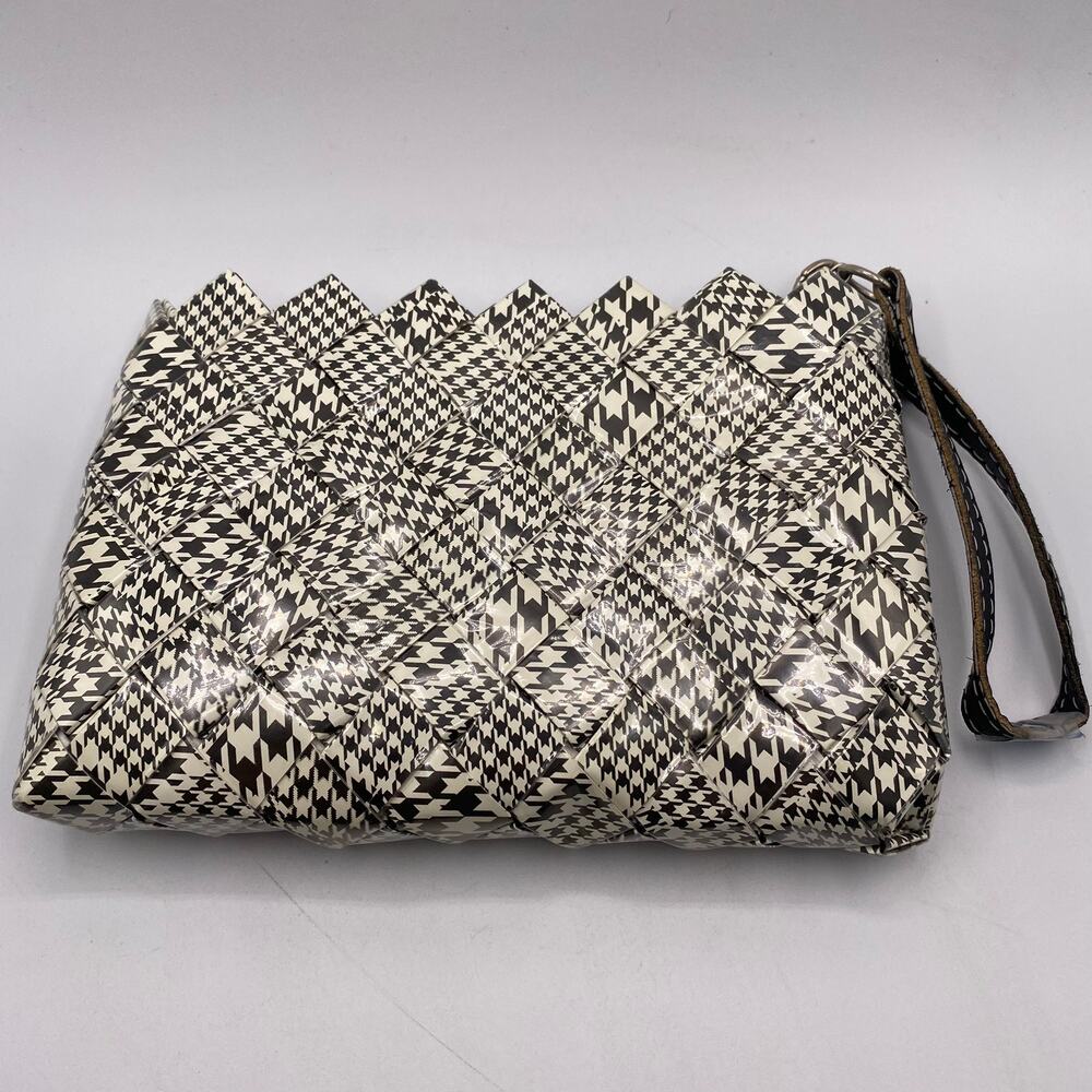 Nahui Ollin Woven Plastic Black & White Y2K Houndstooth‎ Clutch Wristlet